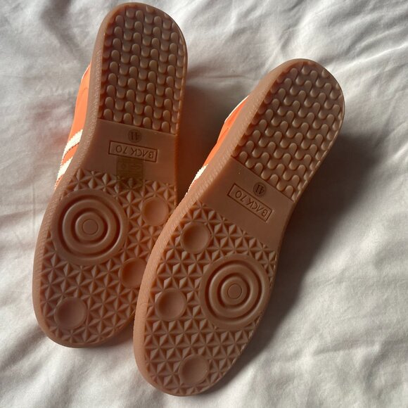 Back 70 Ghost Sneaker - Picture 4 of 9